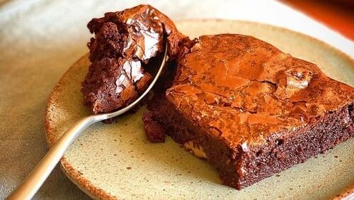 Salade de bœuf mariné & Brownie aux noix de pécan caramélisées