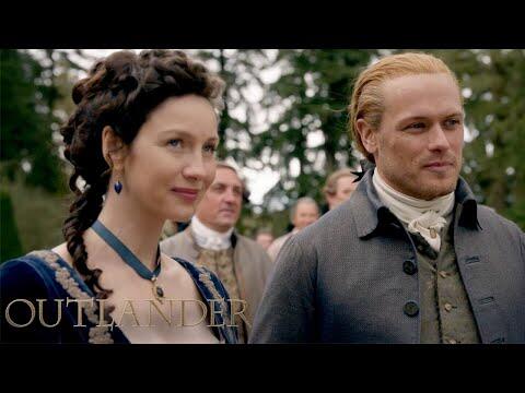 Jamie And Claire Attend A Political Rally