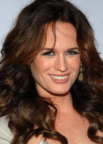 Elizabeth Reaser