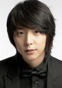 Hyun Woo