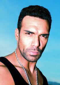 Darren Shahlavi