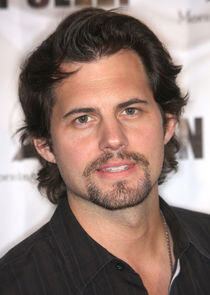 Kristoffer Polaha