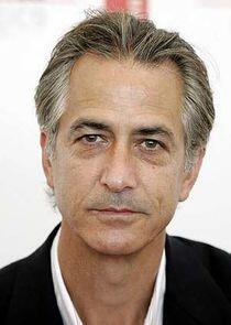 David Strathairn