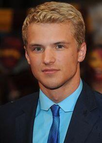 Freddie Stroma