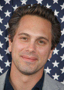 Thomas Sadoski