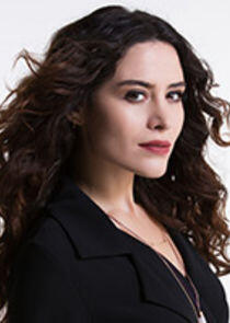 Naz Özer