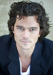 Luke Arnold