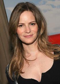 Jennifer Jason Leigh