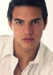 Vadhir Derbez